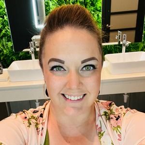 Meet your Posher, Brooke